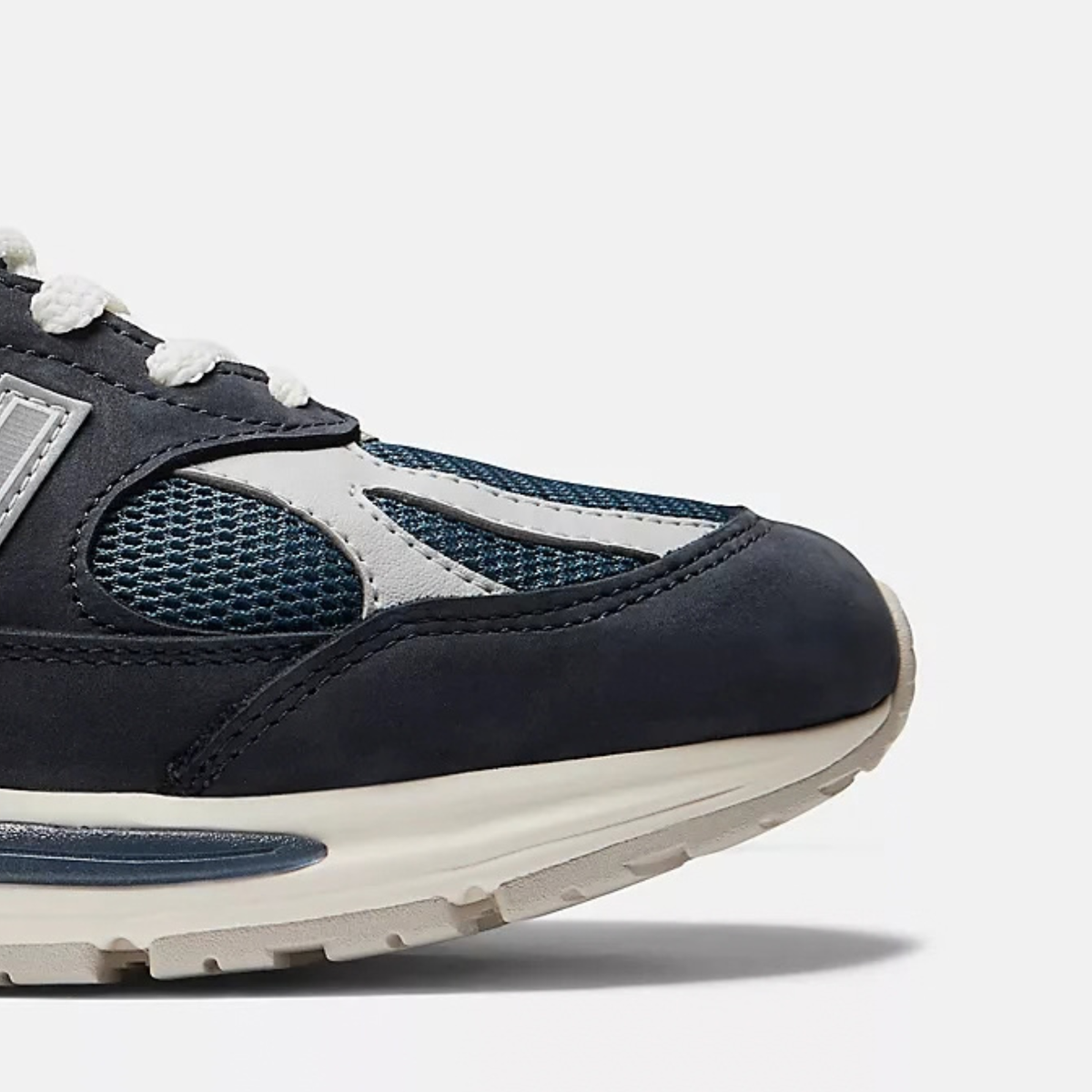 Made in UK 991v2 Total Eclipse